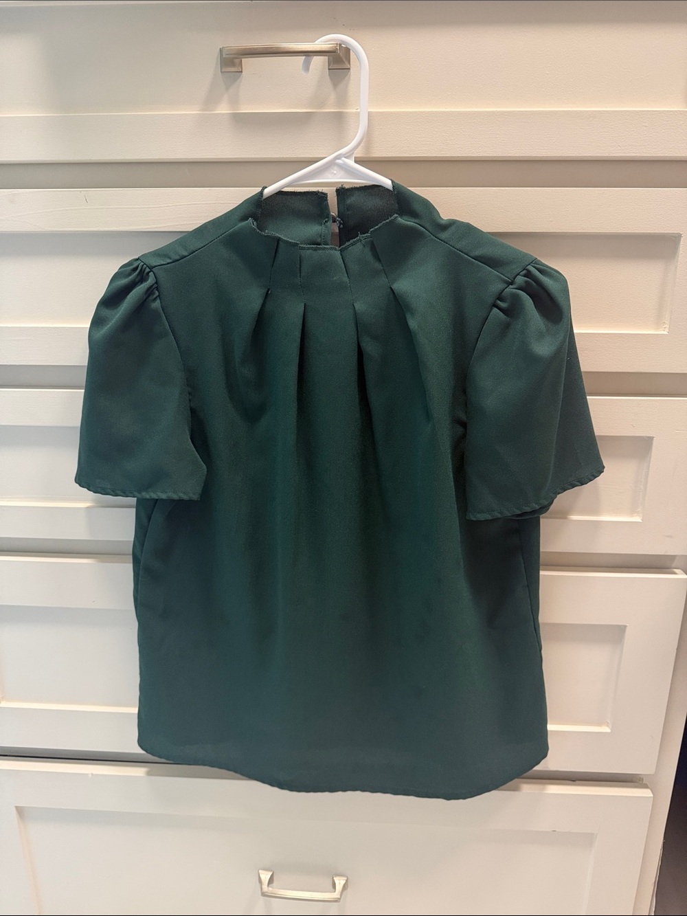 SHEIN Dark Green Short Sleeve Pleated Top